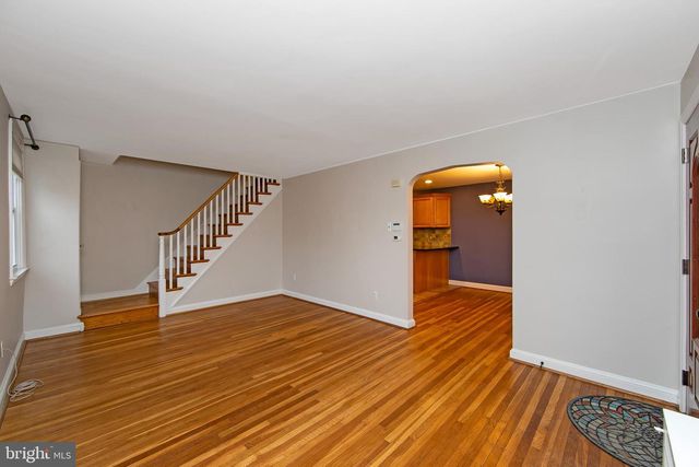 204 GREENBRIAR LN, Havertown, PA 19083