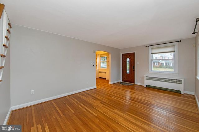 204 GREENBRIAR LN, Havertown, PA 19083