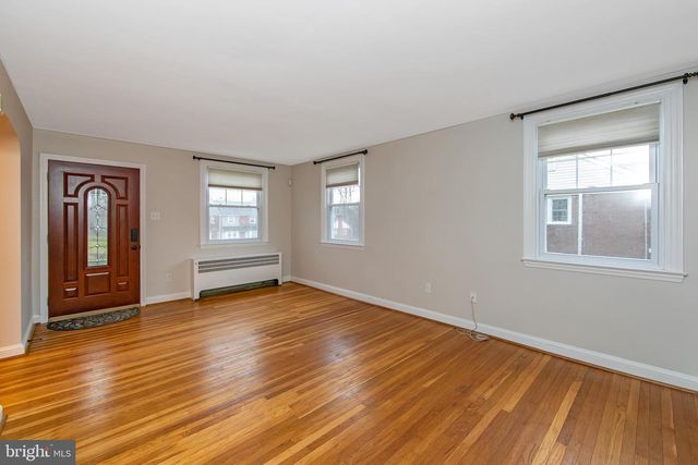 204 GREENBRIAR LN, Havertown, PA 19083