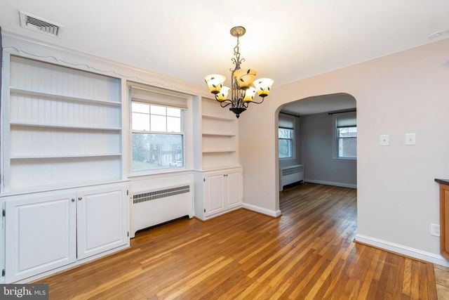 204 GREENBRIAR LN, Havertown, PA 19083