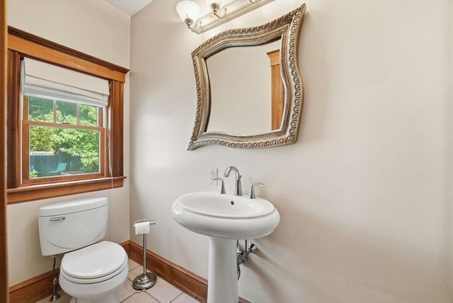 19 Humphrey St, Marblehead, MA 01945