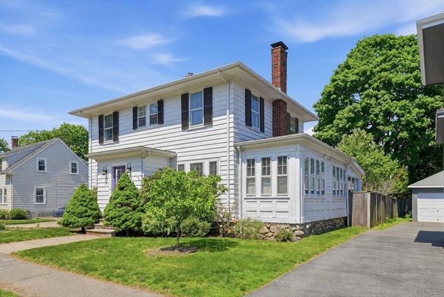 19 Humphrey St, Marblehead, MA 01945