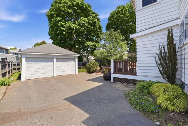 19 Humphrey St, Marblehead, MA 01945