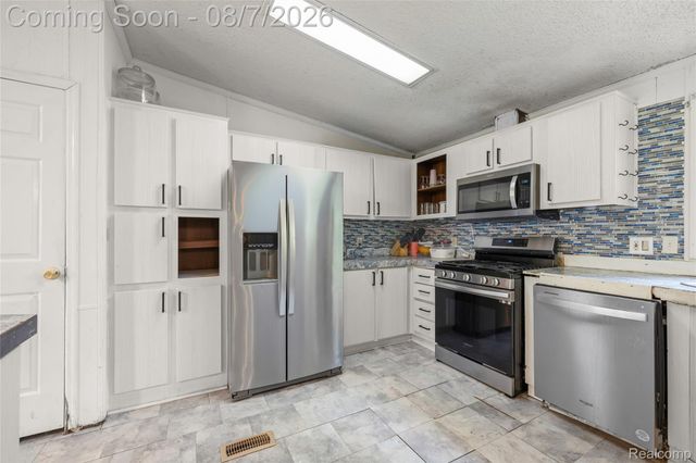 9940 Bunton Road, Augusta Charter Township, MI 48191
