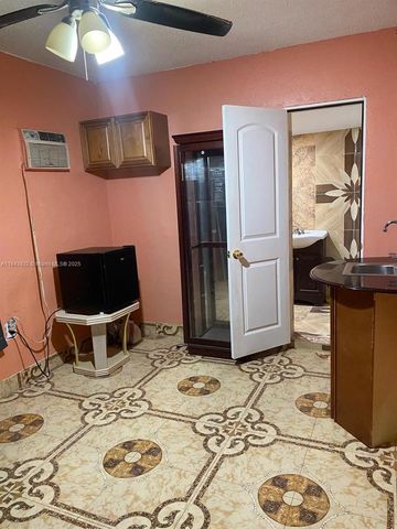115 NW 193rd St 2, Miami Gardens, FL 33169