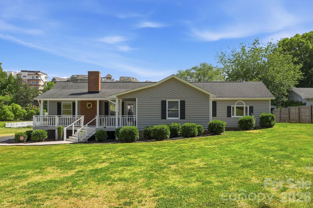 139 Perrin Drive, Mooresville, NC 28117