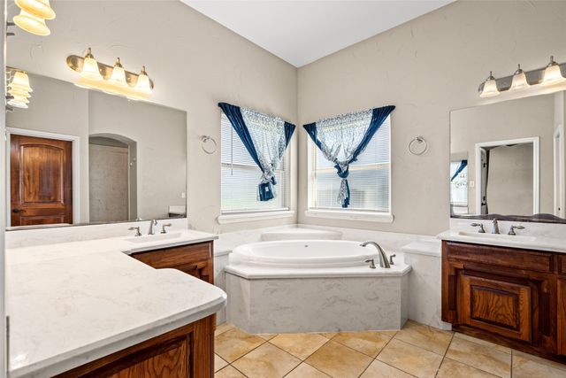 407 Valley View Court, Rio Vista, TX 76093