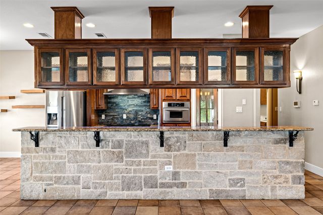 407 Valley View Court, Rio Vista, TX 76093