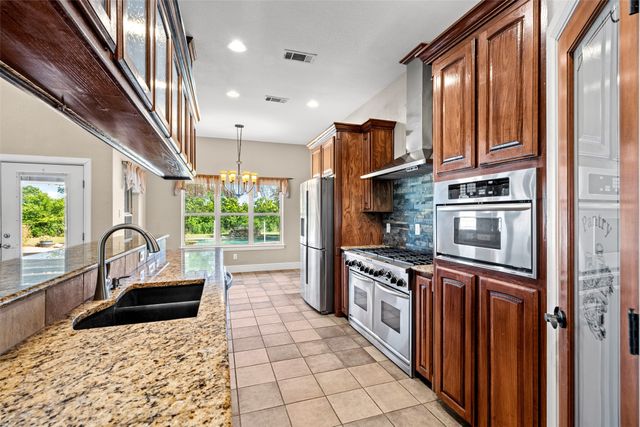 407 Valley View Court, Rio Vista, TX 76093