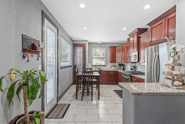 1205 N 17th Street, Waco, TX 76707