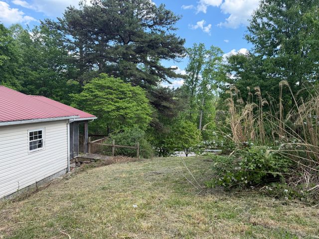 7478 KY-80, Manchester, KY 40962