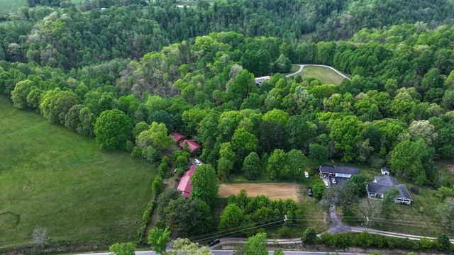 7478 KY-80, Manchester, KY 40962