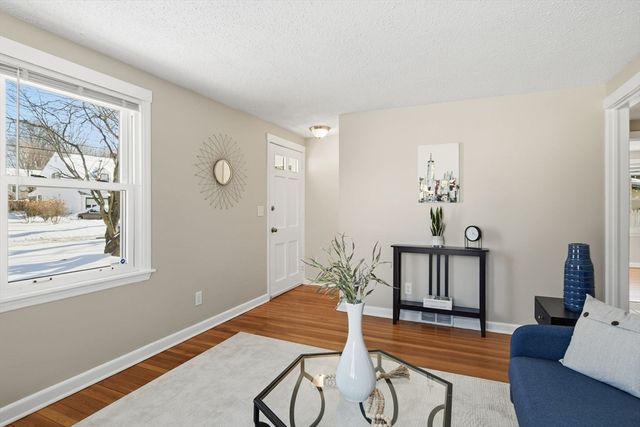 118 Pilgrim Road, Springfield, MA 01118