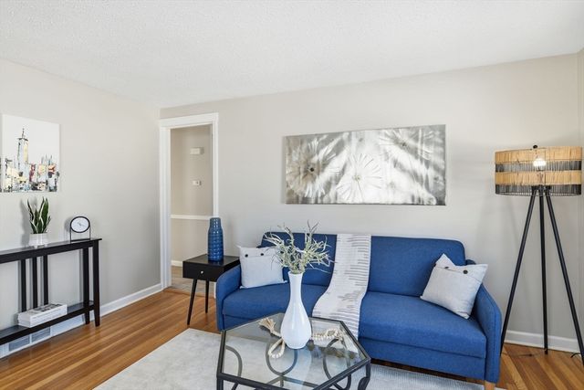 118 Pilgrim Road, Springfield, MA 01118