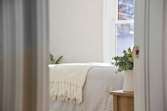 118 Pilgrim Road, Springfield, MA 01118