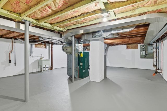 118 Pilgrim Road, Springfield, MA 01118