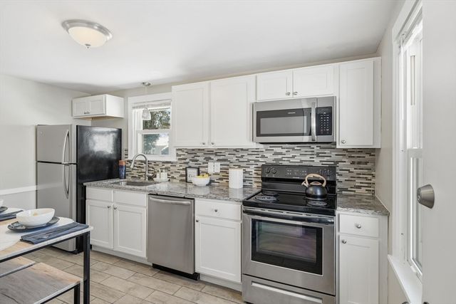 118 Pilgrim Road, Springfield, MA 01118