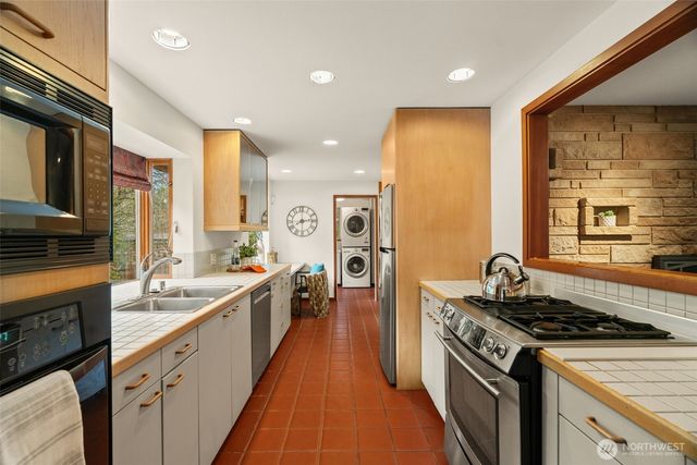 23312 Robin Hood Drive, Edmonds, WA 98020