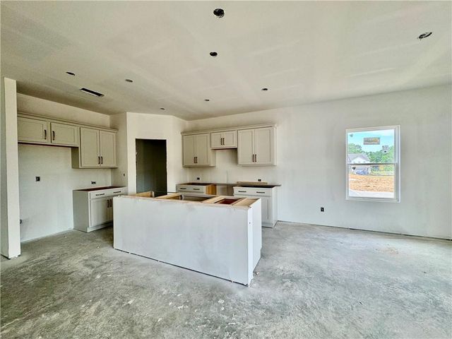 5444 Hargrove Way, Flowery Branch, GA 30542