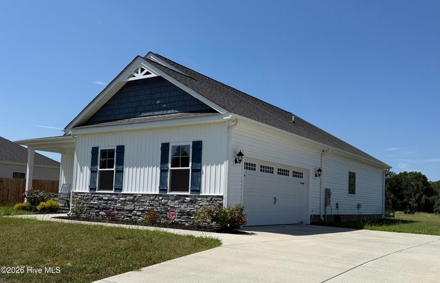 205 Creeks Edge Drive, Pikeville, NC 27863