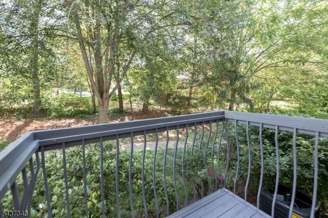 55 Kensington Ct, Washington Twp., NJ 07840