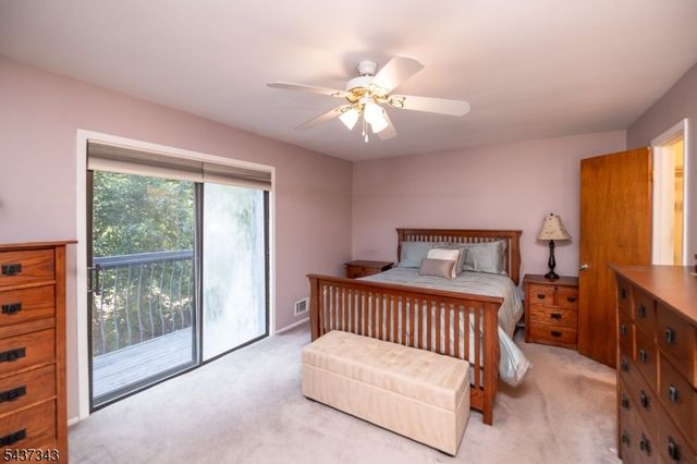 55 Kensington Ct, Washington Twp., NJ 07840