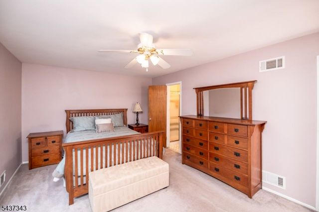 55 Kensington Ct, Washington Twp., NJ 07840