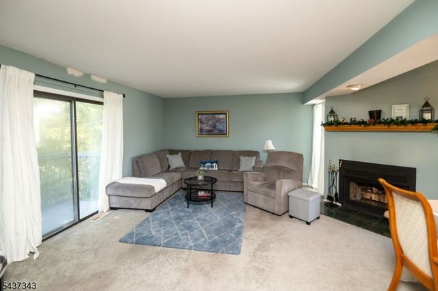 55 Kensington Ct, Washington Twp., NJ 07840