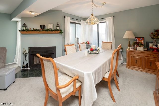 55 Kensington Ct, Washington Twp., NJ 07840