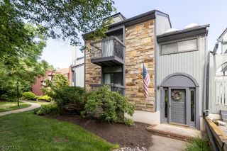 55 Kensington Ct, Washington Twp., NJ 07840