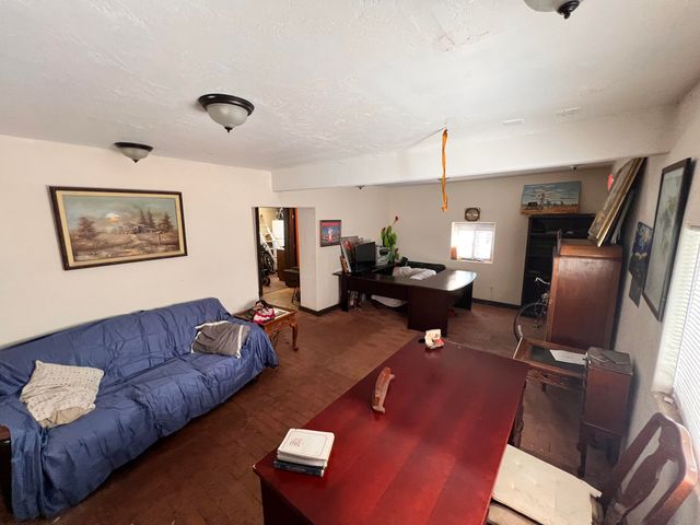 524 Gibson Boulevard SE, Albuquerque, NM 87102