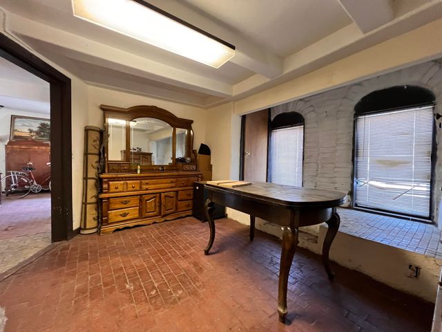 524 Gibson Boulevard SE, Albuquerque, NM 87102