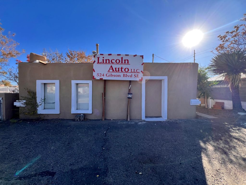 524 Gibson Boulevard SE, Albuquerque, NM 87102