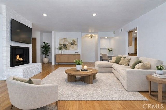 7240 Shirley 101, Reseda (los Angeles), CA 91335