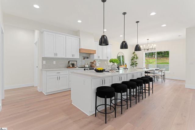 651 Narrow Circle, Inman, SC 29349