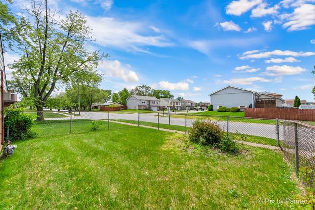 2756 Lancaster Drive, Markham, IL 60428