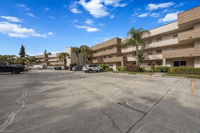 499 Forest Lakes BLVD # 110, Naples, FL 34105