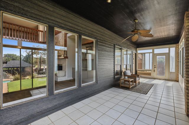 301 Chapelwood Drive, Colleyville, TX 76034