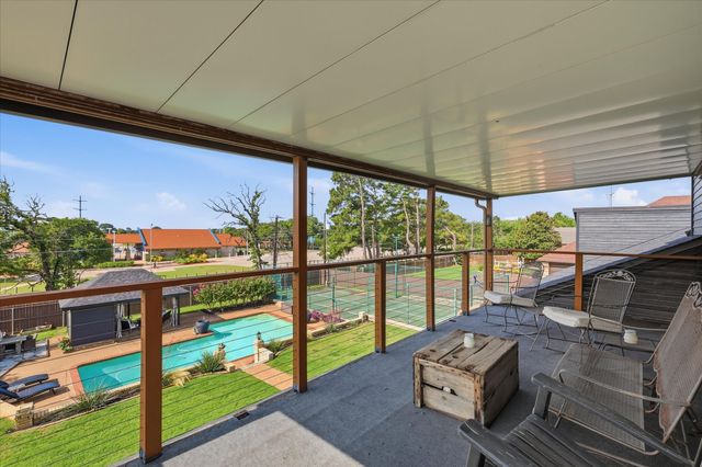 301 Chapelwood Drive, Colleyville, TX 76034
