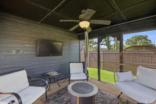 301 Chapelwood Drive, Colleyville, TX 76034