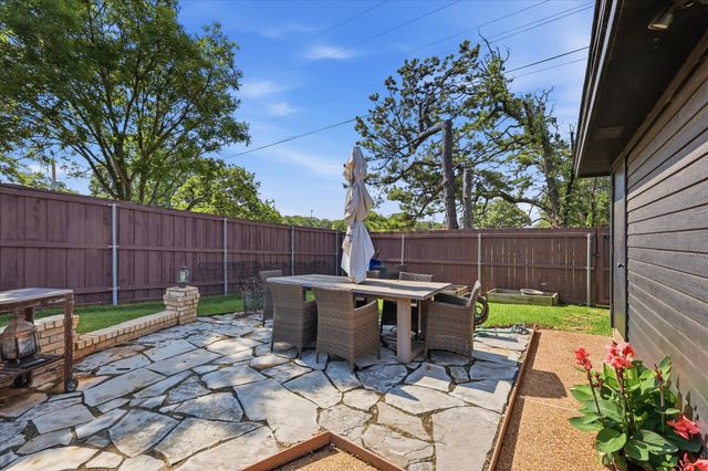 301 Chapelwood Drive, Colleyville, TX 76034