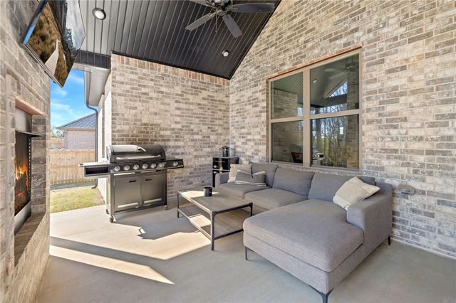 1339 Padova Avenue, Tontitown, AR 72762