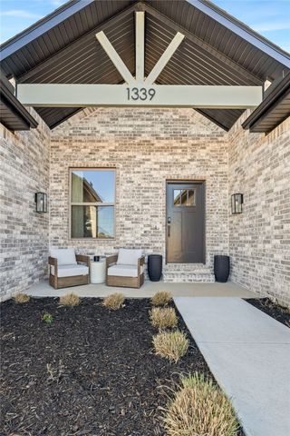 1339 Padova Avenue, Tontitown, AR 72762