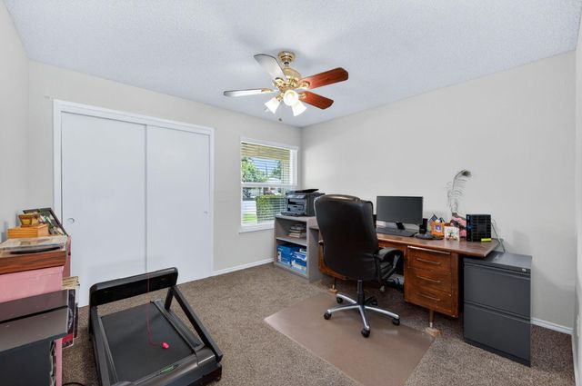 1581 Barstow Avenue, Clovis, CA 93611
