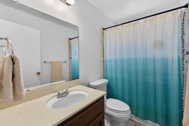 1581 Barstow Avenue, Clovis, CA 93611