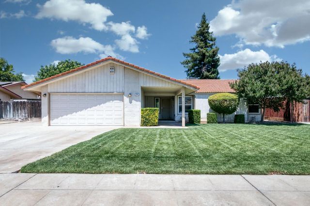 1581 Barstow Avenue, Clovis, CA 93611