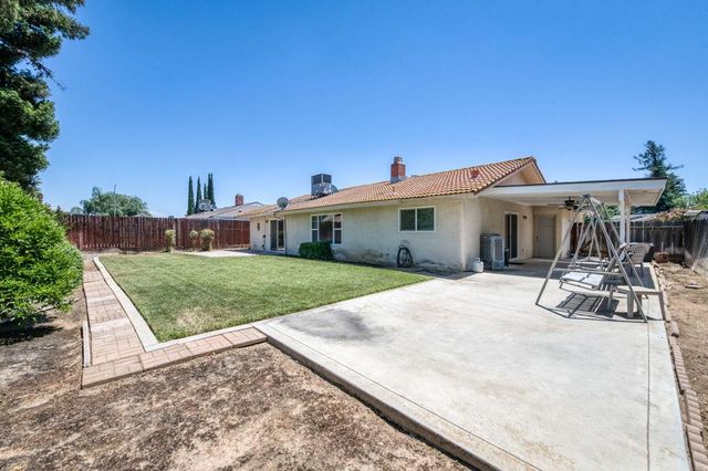 1581 Barstow Avenue, Clovis, CA 93611