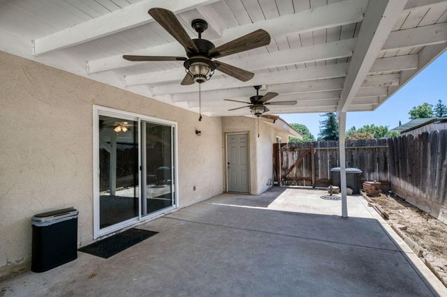 1581 Barstow Avenue, Clovis, CA 93611