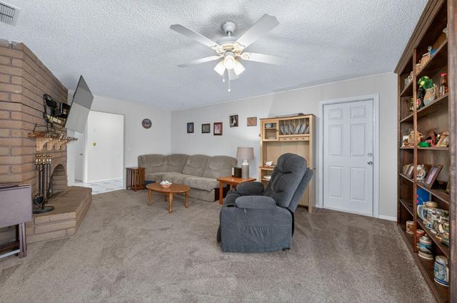 1581 Barstow Avenue, Clovis, CA 93611