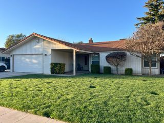 1581 Barstow Avenue, Clovis, CA 93611